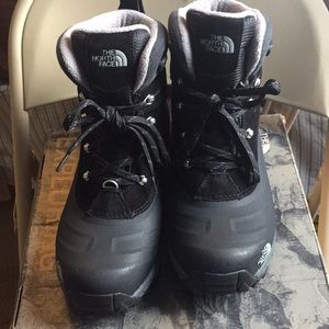 Northface Chilkat II winter boots